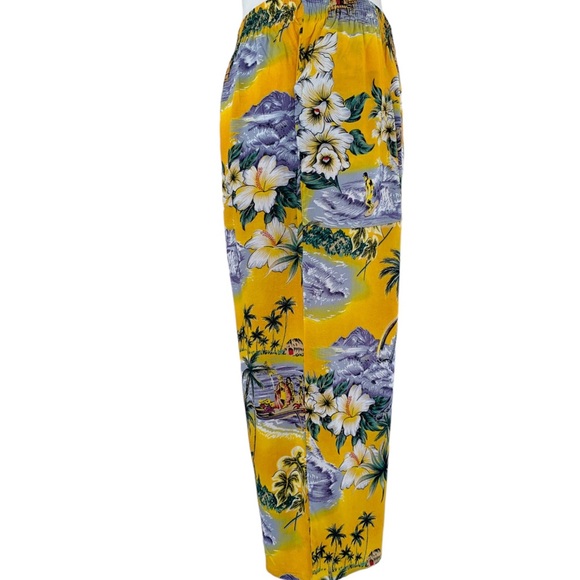 Island Planet Tropical Print Capris Pants - Picture 8 of 8